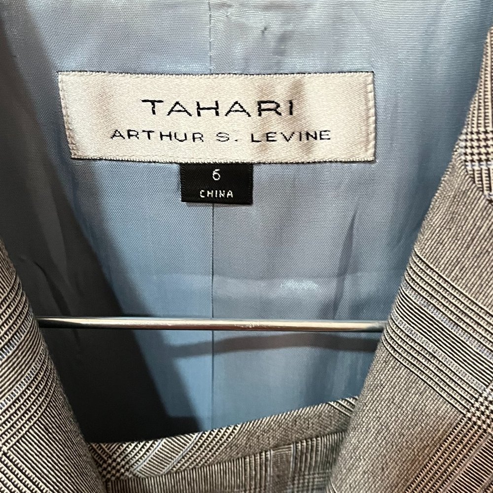 Tahari 2 Piece Skirt Suit Plaid Size 6 Women's-Preowned - Picture 3 of 12